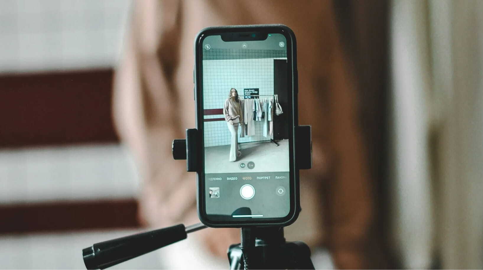 Designbueropersch reels ideen fuer kleine unternehmen mobil Smartphone nutzen zum Reel drehen für kleine Unternehmen